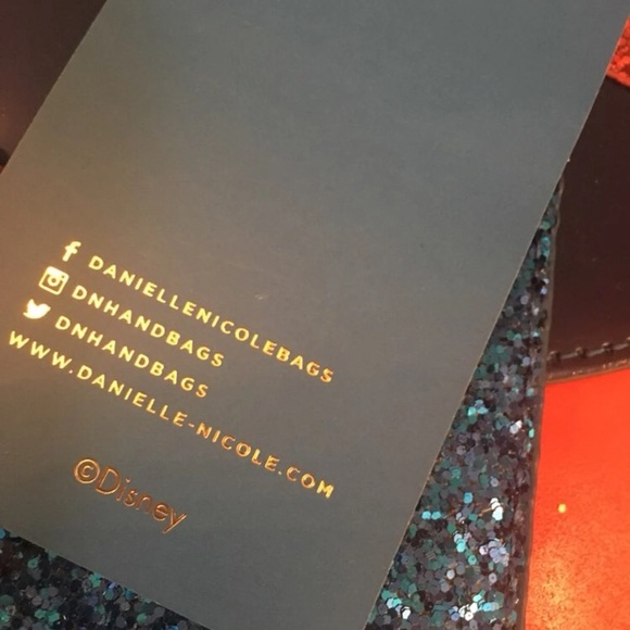 Disney; Snow white bag Danielle-Nicole - Picture 3 of 8